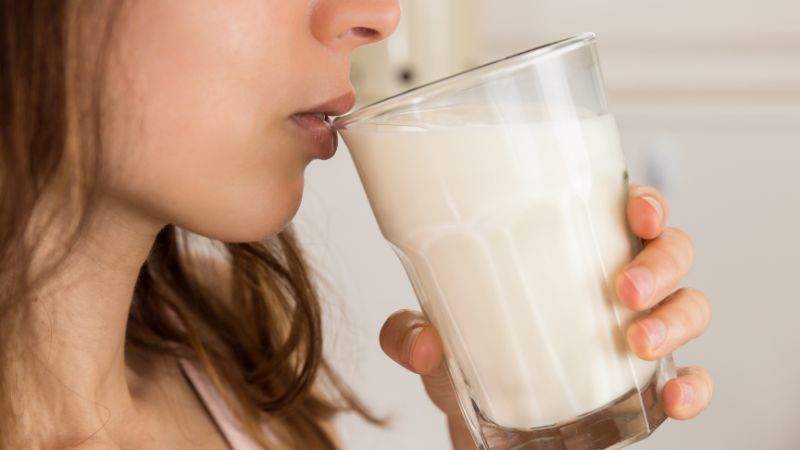 does drinking milk whiten your skin?